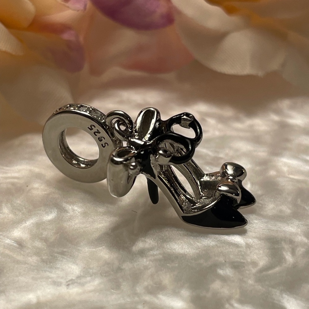 Bracelet Charm Black High Heels with Bow and rhinestones - Picture 9 of 16